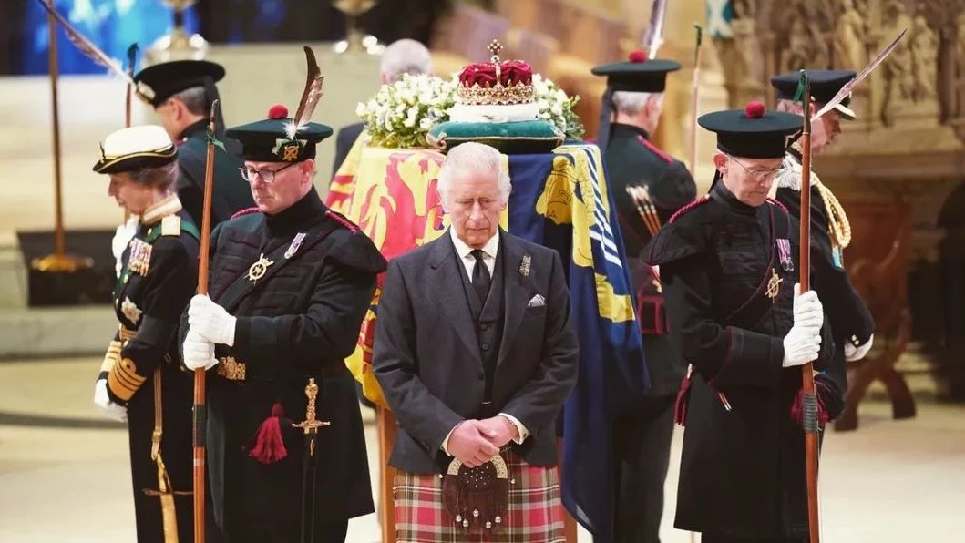 Baru Terungkap, 5 Fakta Tersembunyi di Balik Mahkota Berharga di Atas Peti Mati Ratu Elizabeth II