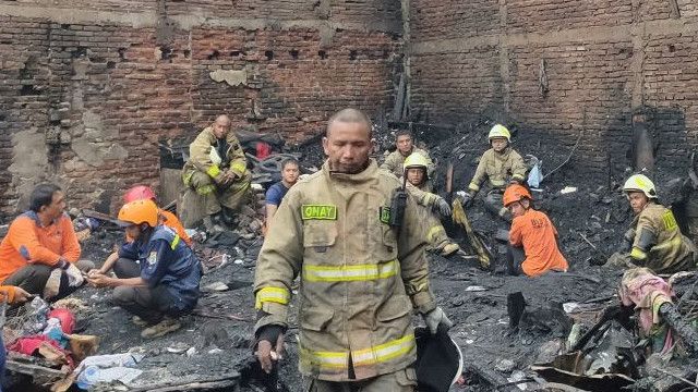 Empat Rumah dan 10 Pintu Kontrakan Terbakar, Satu ODGJ Tewas Terpanggang