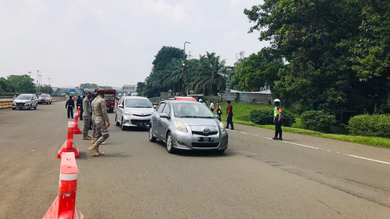 Ratusan Kendaraan Asal Jakarta di Kota Bogor Diputar Balik