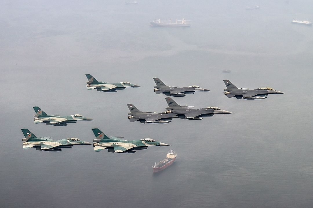 Aksi Fly Pass Pesawat Tempur F-16 di Atas Istana Negara Meriahkan HUT ke-76 RI