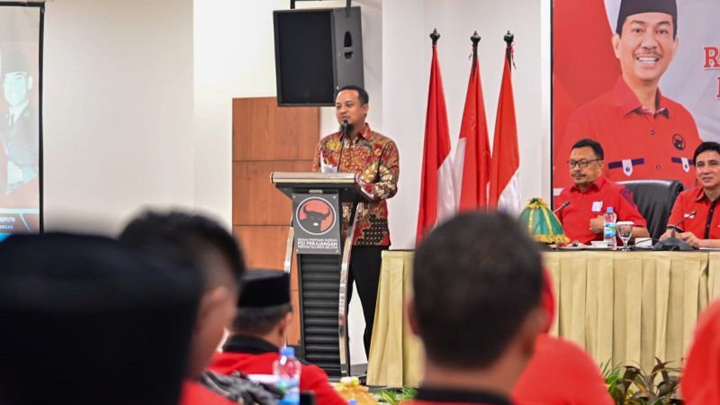 Bahas Pemerintahan, Hasto PDIP dan Gubernur Sulsel Sudirman Saling Puji di Makassar
