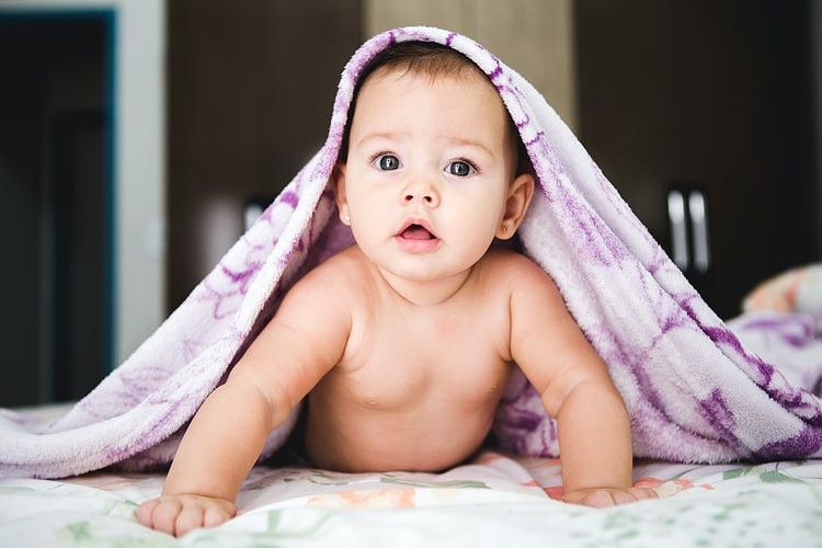 Masih Sensitif, Berikut Tips Memilih Produk Aman untuk Kulit Bayi