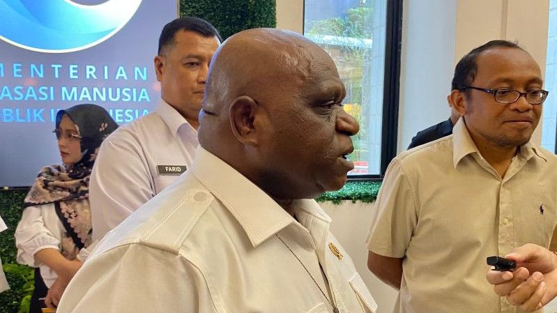 Soal Siswa Bermasalah Masuk Barak Militer, Pigai: Tidak Menyalahi Standar HAM