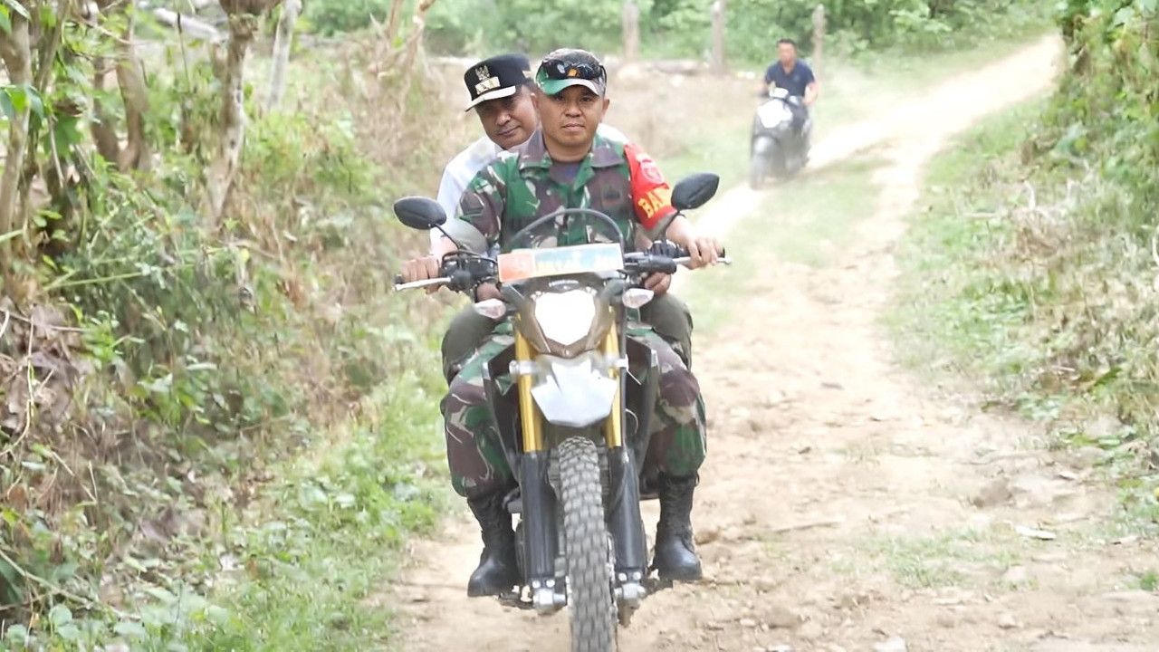 Pj Gubernur Sulsel Bahtiar Keliling Desa di Bone Demi Ajak Petani-Peternak Manfaatkan KUR
