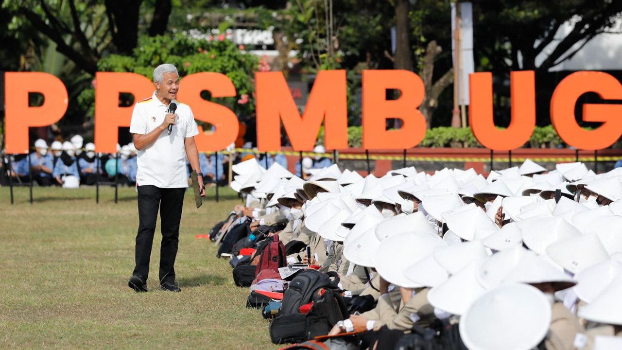 Disambut Poster Wadas Melawan, Ganjar: Waduh Aktivis Pasti, Saya Suka