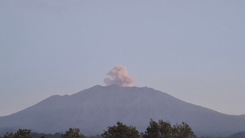 Gunung Raung Erupsi Pagi Tadi, Tinggi Letusan 600 Meter di Atas Puncak