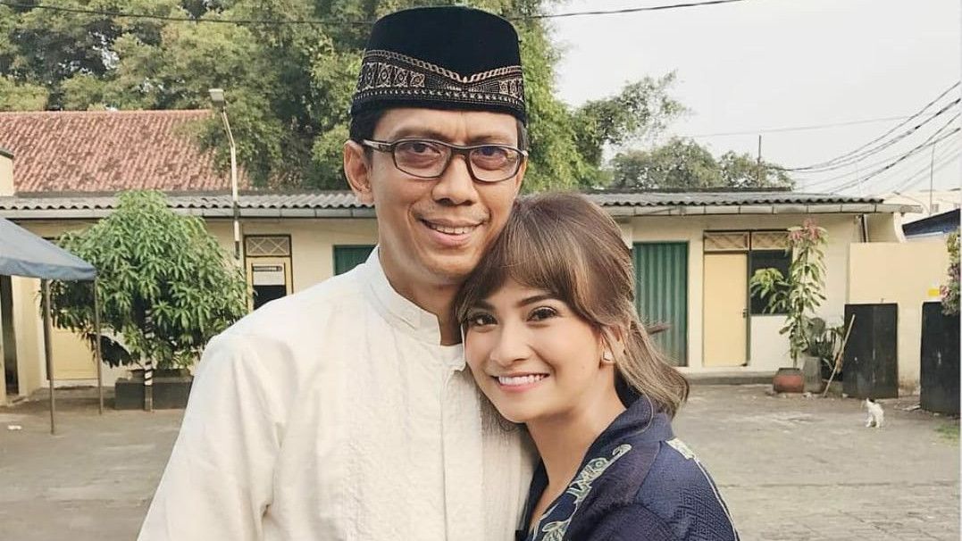 Ayah Posting Vanessa Angel Menyanyi Awal Merintis Karier, Netizen: Pencitraan!