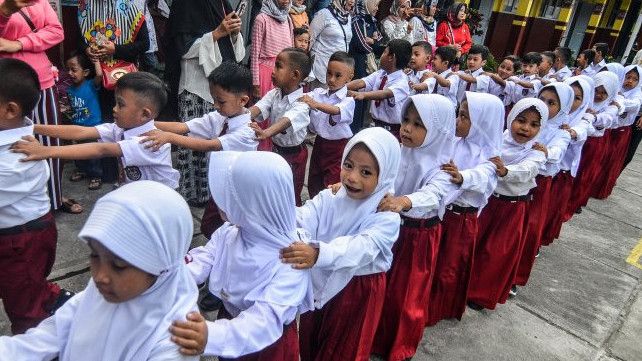 Hari Pertama Masuk Sekolah di Jakarta Mundur Jadi 12 Juli
