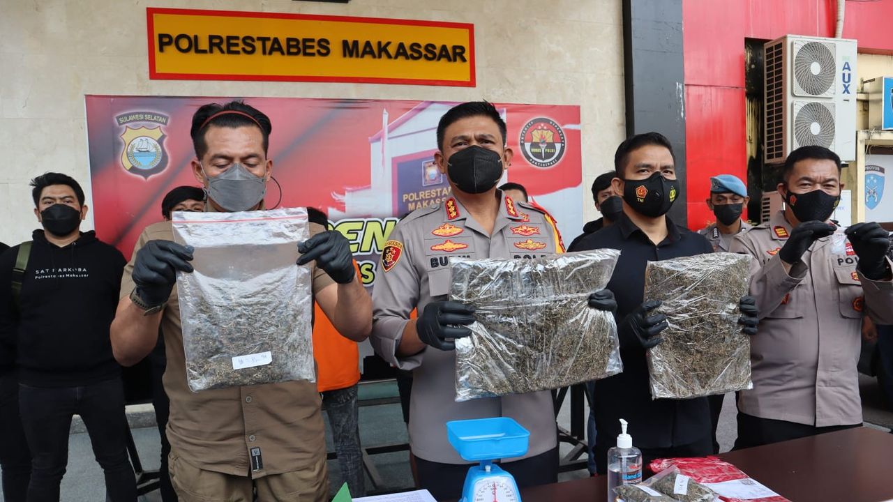 Polres Makassar Gagalkan Pengedaran Narkoba 1,8 Kilogram, Pelaku 'Pemain Baru' Dibekuk