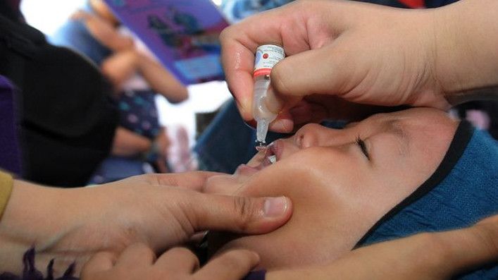 Pakar Kesehatan: Vaksin Polio Timbulkan Kecacatan dan Lumpuh Adalah Mitos