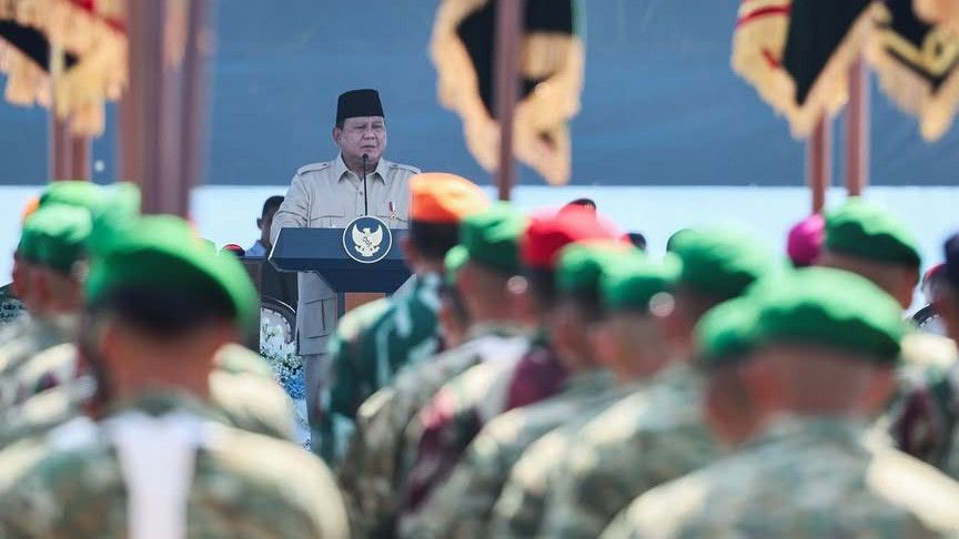 Betapa Senangnya Prabowo Lihat Menteri Sipil Kompak Pakai Seragam Loreng