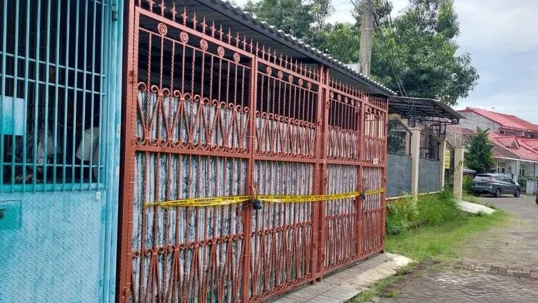 Polisi Temukan Bungkus Nasi di Rumah Satu Keluarga yang Tewas di Kalideres Jakbar