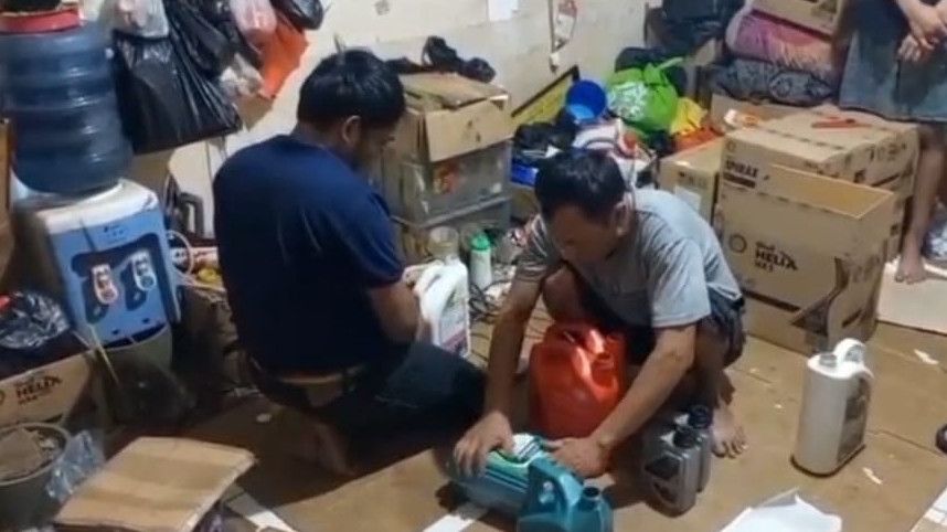Polisi Bongkar Praktik Oli Oplosan di Jakbar, Tiga Pelaku Ditangkap