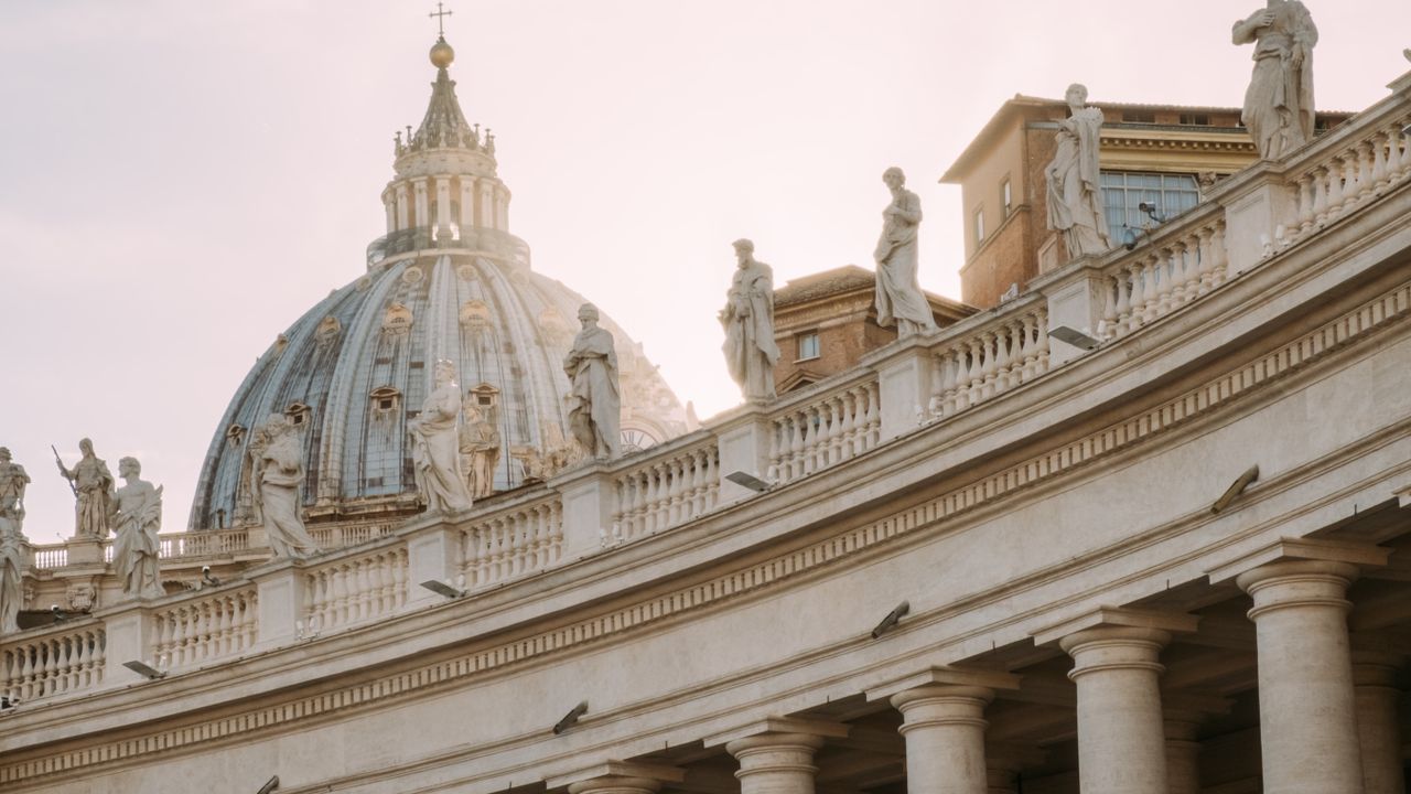 Vatikan Akan Adili 10 Terdakwa Penipuan, Salah Satunya Kardinal