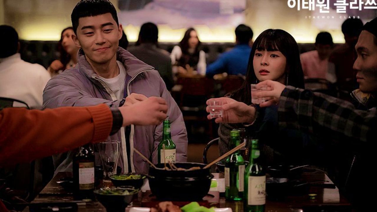 Jangan Sampai Salah, 5 Etika yang Harus Diterapkan Saat Minum Alkohol di Korea