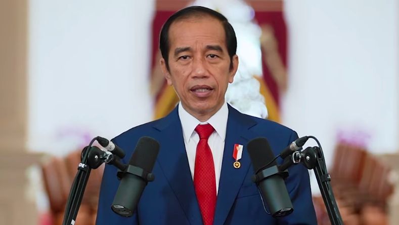 Kasus COVID-19 Cetak Rekor Lagi, Denny Siregar: Rindu Sosok Soekarno yang Tak Dipunyai Jokowi