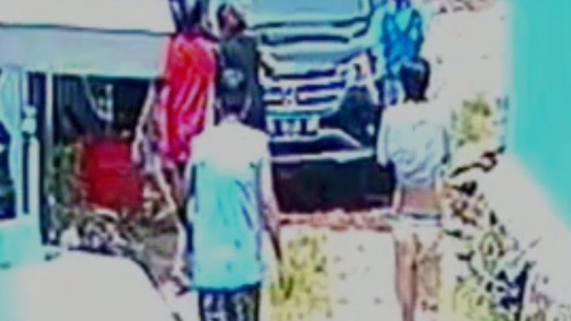 Anak Ini Tewas Dilindas Mobil saat Asyik Duduk Mencuci Bola di Makassar, Sedih Sekali