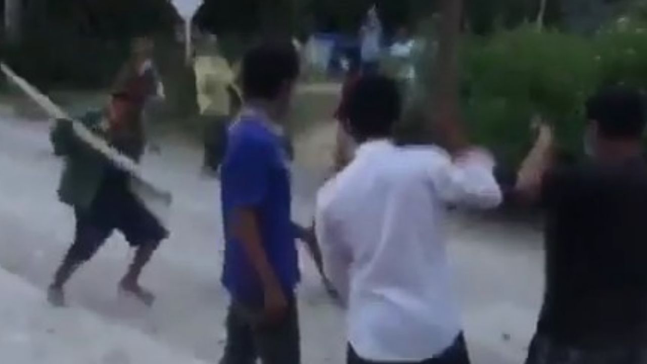 Viral Video Pasien COVID-19 Diikat dan Dipukuli Warga Pakai Kayu, Bupati Toba: Kabur dari Isoman