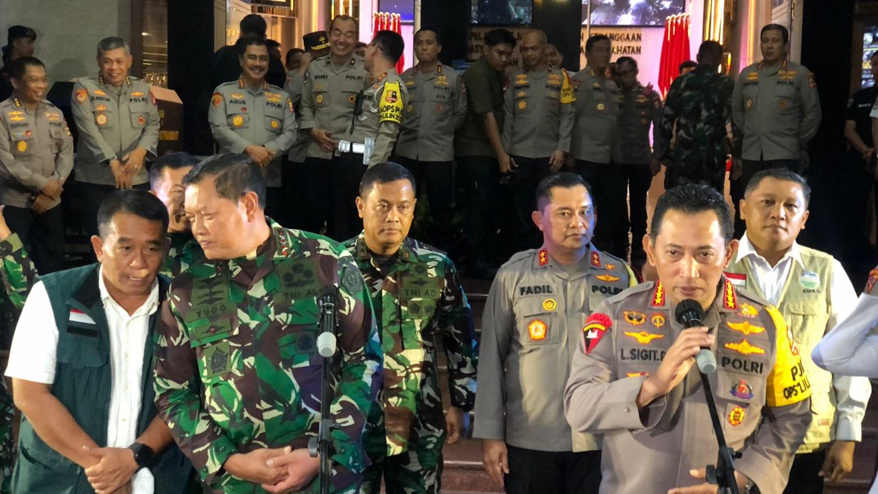 Kapolri dan Panglima TNI Pastikan Perayaan Malam Tahun Baru 2023 di Indonesia Aman dan Kondusif