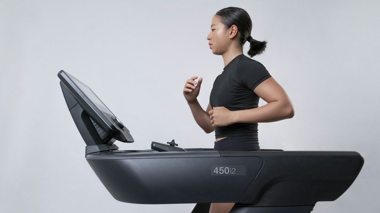 Berapa Kecepatan Jalan Kaki Ideal Saat Treadmill bagi Pemula?