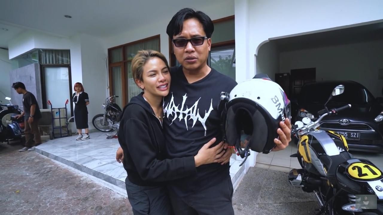 Gofar Hilman dan Nikita Mirzani (Foto: YouTube/Crazy Nikmir REAL)