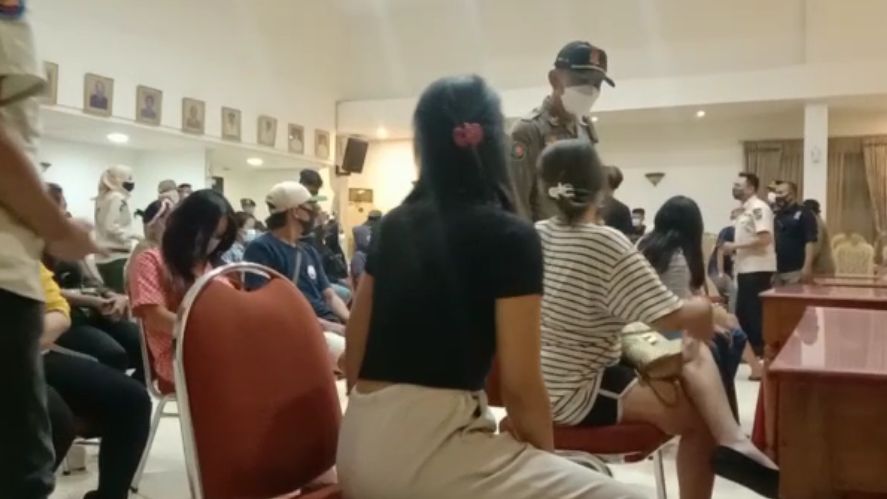 Momen Belasan Pasangan Muda-mudi Terjaring Razia saat Check in di Bogor