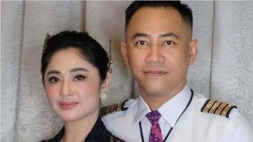 Jika Gagal Nikah dengan Tunangan Pilot, Dewi Perssik Bakal Cari Calon Suami Berpenghasilan Rp500 Juta