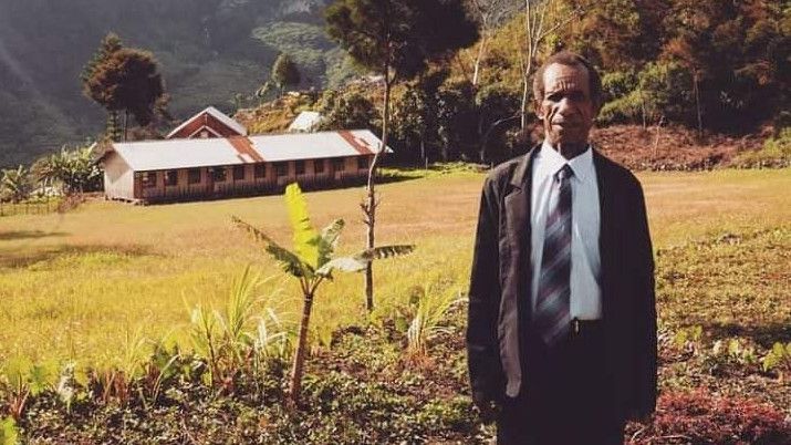 Viral Kisah Pak Sulaiman, Bersyukur Jadi Guru Honorer dan Andalkan Kebun serta Ladang