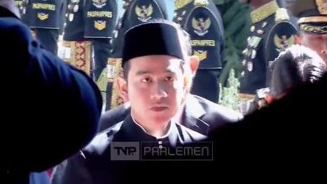 Bernuansa Adat Betawi, Gibran Rakabuming Raka Tiba di Kompleks Parlemen