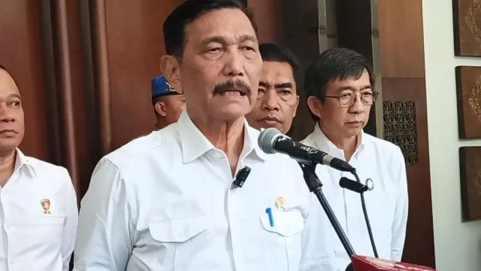 Luhut Sebut Presiden Jokowi Akan Resmikan Starlink Bersama Elon Musk di Bali