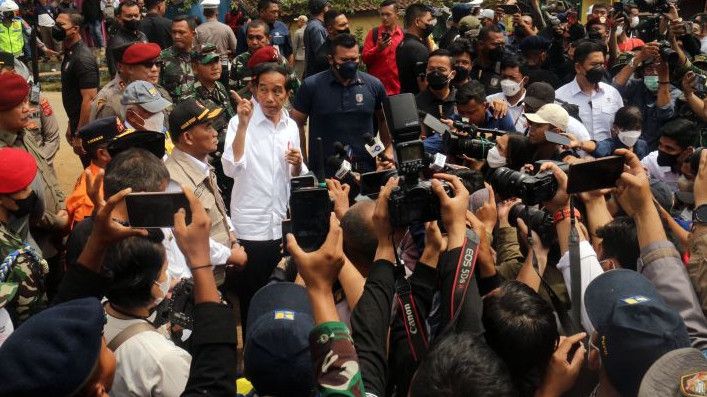 Korban Gempa Cianjur Tak Bisa Asal Klaim Rumah Rusak Berat, Jokowi: Ada Wasit yang Tentukan