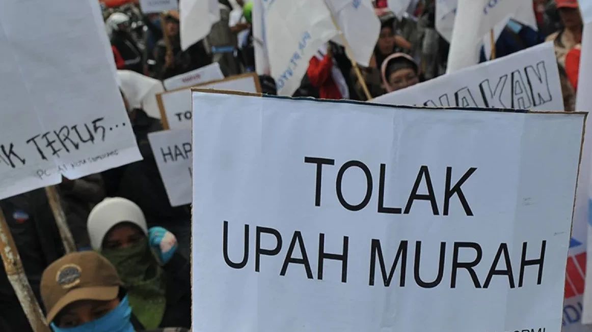 UMP Jawa Barat Cuma Naik 3,57 Persen di 2024 Jadi Rp2.057.495