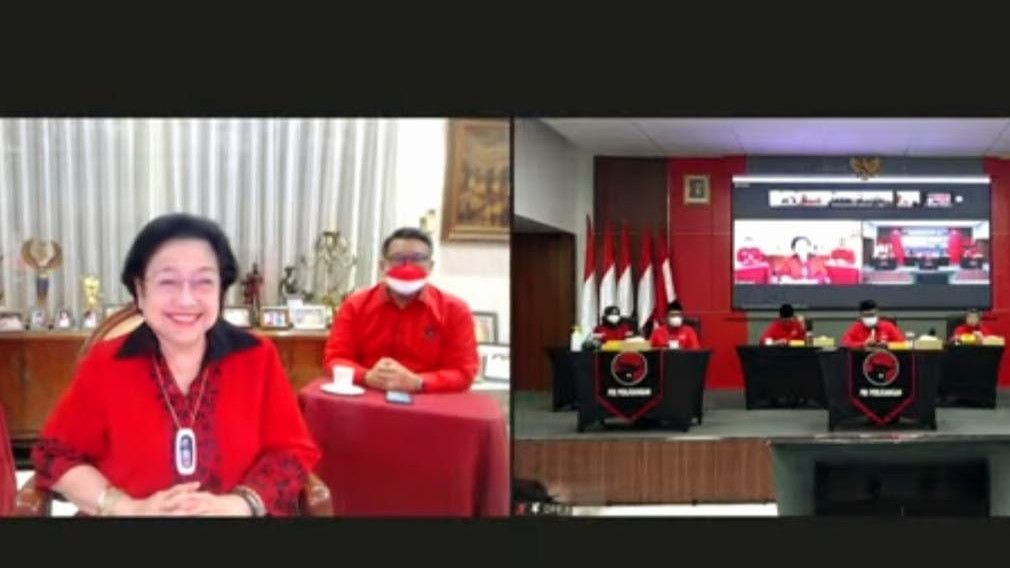 Hasto Nangis Dengar Hoaks Mega Kritis, Megawati: Jangan Jengkel, Anggap Saja Ada yang Suka dan Tidak Suka kepada Kita