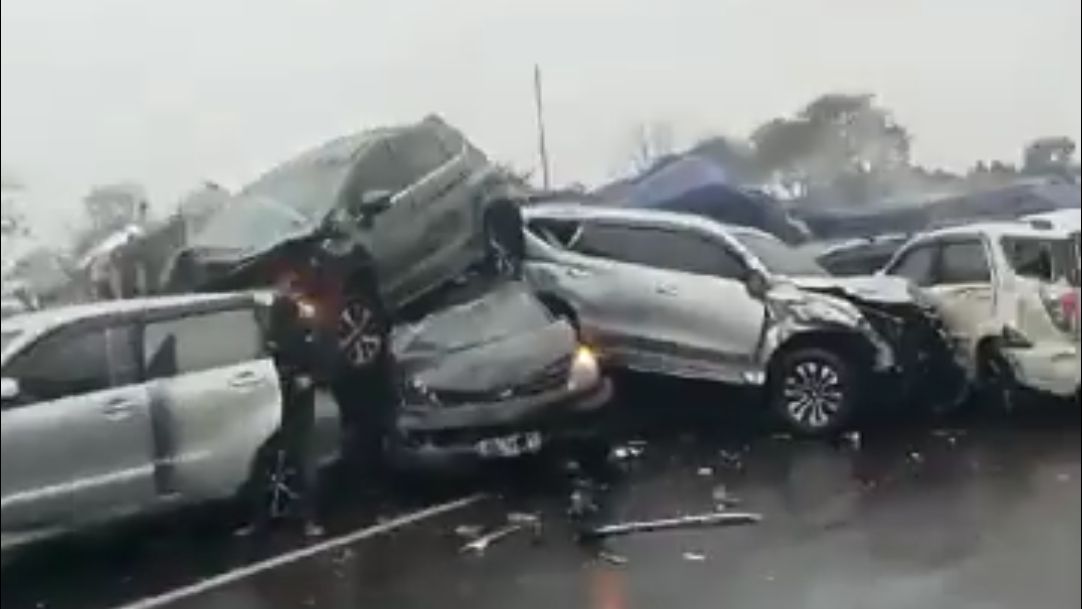 Polisi Amankan Sopir Truk yang Diduga Jadi Penyebab Kecelakaan Beruntun di Tol Cipularang