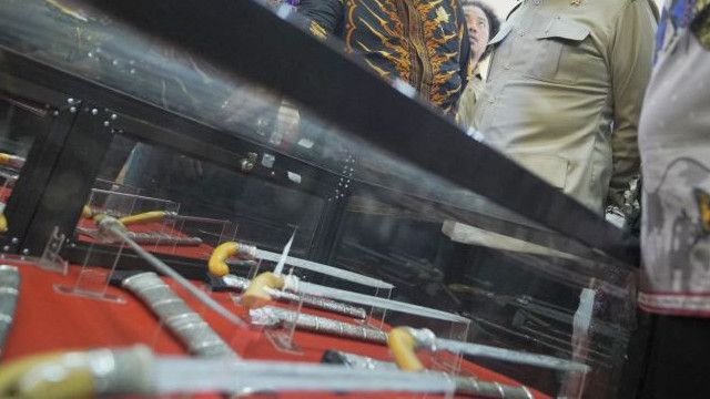 Fadli Zon Terpukau dengan Badik Serta Keris yang Muncul di Sulawesi Selatan