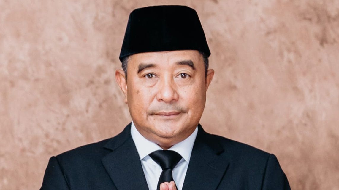 Ditahan Kejati, Mantan Pj Gubernur Sulsel Bahtiar Main Curang dalam Pengadaan Bibit Nanas?