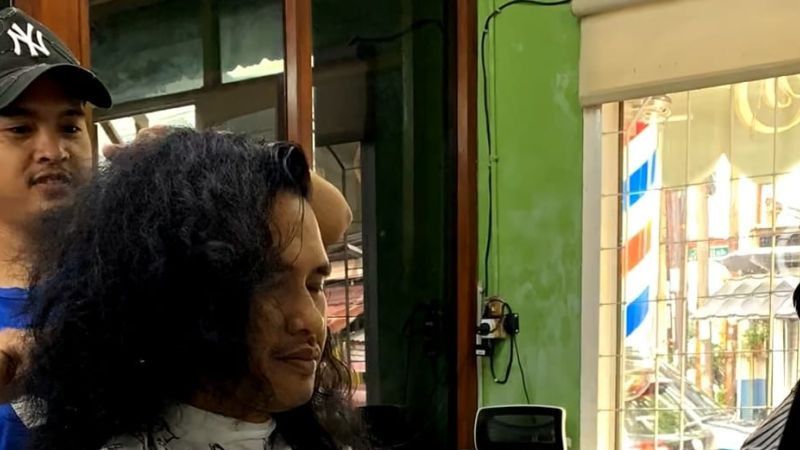 Cerita Tukang Cukur di Palembang Kejatuhan Berkah Lebaran