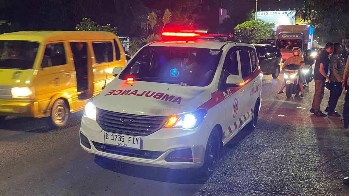 Gawat! Polisi Diduga Ancam Sopir Ambulans Bawa Peserta Aksi di Karawang ke Polres, Bukan Rumah Sakit