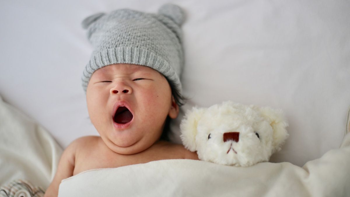 Posisi Tidur Bayi Agar Tidak Tersedak, Orang Tua Wajib Tahu Hal Ini