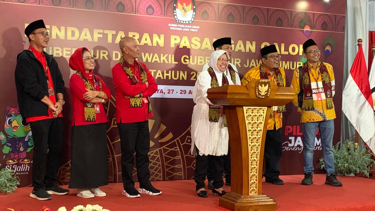 Diiringi Kirab Budaya, Risma-Gus Hans Daftar Pilgub Jatim ke KPU