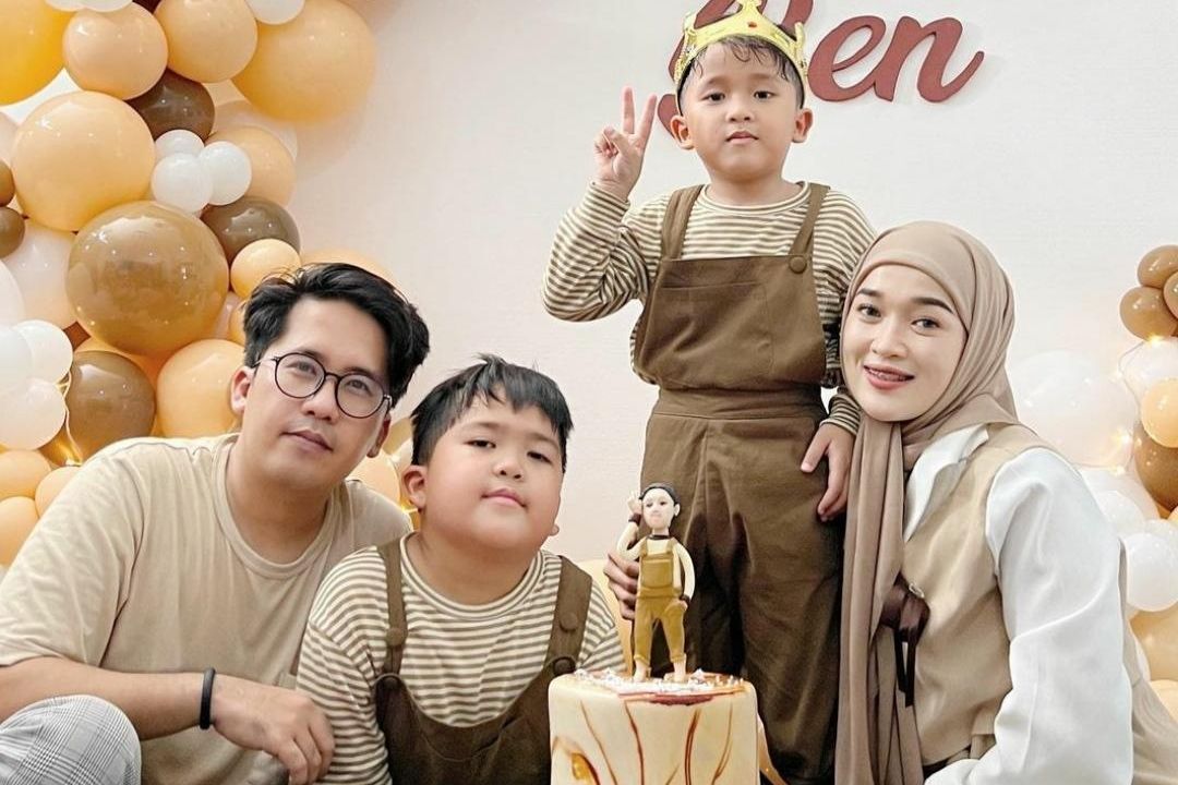 Ayus, Ririe dan anak (Foto: Instagram/@ririe_fairus)