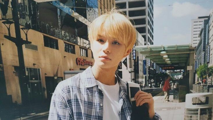 Viral, Jungwoo NCT Terciduk Merokok, Fan Terpecah Jadi Dua Kubu