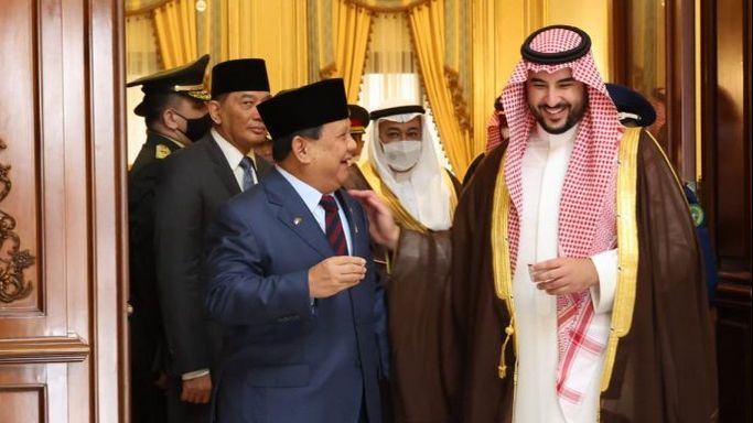 Momen Prabowo Disambut Hangat Saat Bertemu Pangeran Khalid bin Salman, Bahas Kerja Sama Militer dan Isu Global