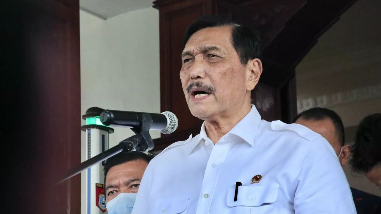 Luhut Minta Lansia 60 Tahun ke Atas Jangan Keluar Rumah Sebulan, Warganet: Kasih Tahu Jokowi..
