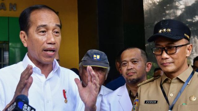 Didampingi Pj Gubernur Sulsel Zudan, untuk Pertama Kalinya Jokowi Kunjungi RSUD Sinjai