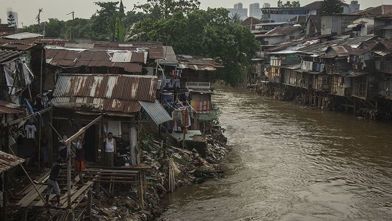 Pos Pantau Angke Hulu Siaga 2, BPBD DKI: Warga Bantaran Sungai Hati-Hati