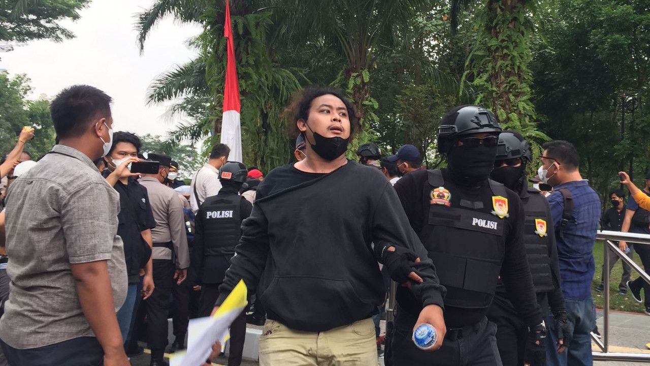 Demo Saat HUT ke-389 Kabupaten Tangerang Ricuh, Mahasiswa dan Aparat Bersitegang