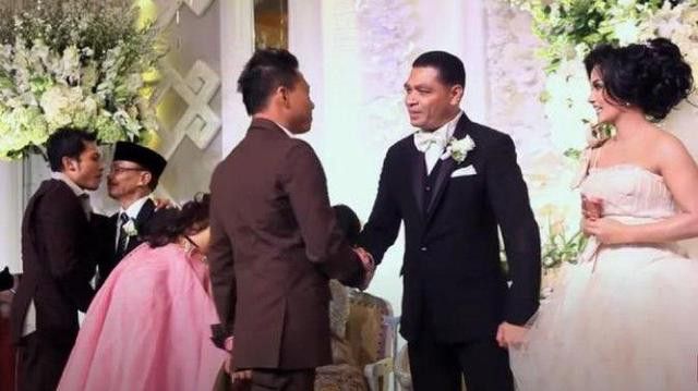 Momen Anang Saat Hadir Pernikahan Krisdayanti dan Raul Lemos, Netizen: Lelaki yang Tegar
