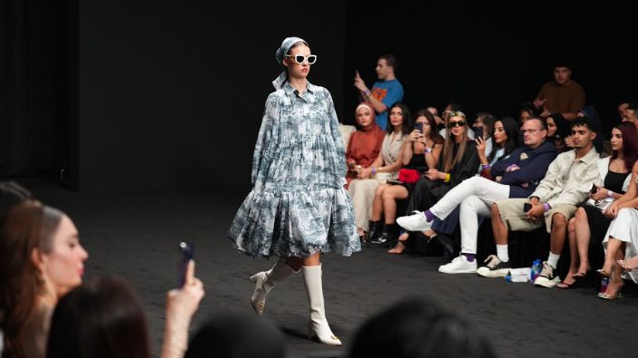 Koleksi Busana Muslim “Forest Toile” Karya Benang Jarum Melenggang di Dubai Fashion Week SS 2025