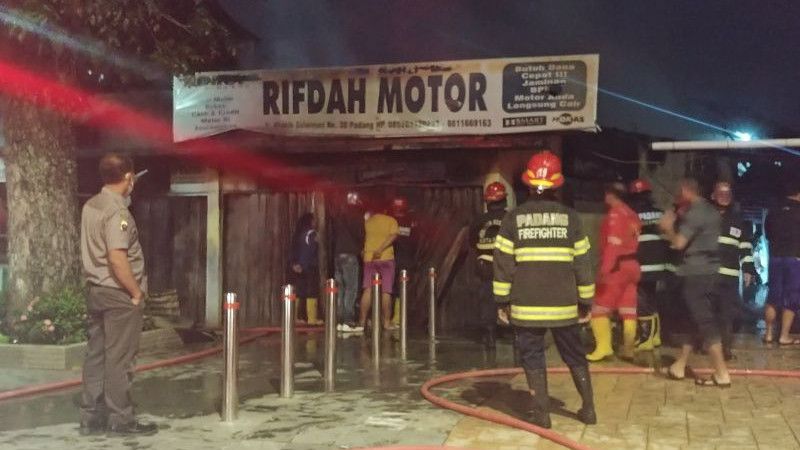 Toko Pedagang Motor Bekas di Padang Terbakar, Puluhan Jualannya Gosong Tadi Subuh